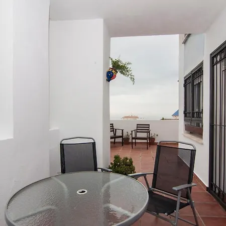 Seaside Terrace: 2-bedroom With Pool And Ocean Views Apartment *