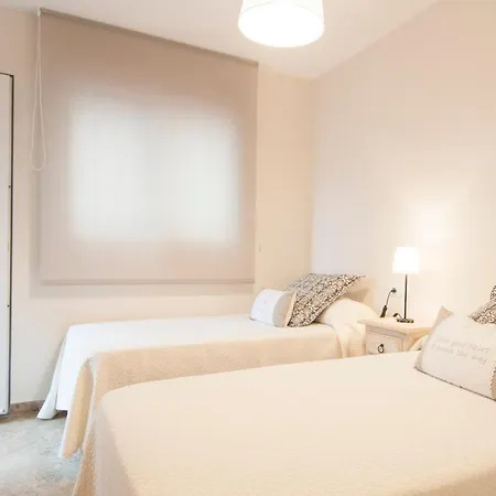 Seaside Terrace: 2-bedroom With Pool And Ocean Views Apartment *