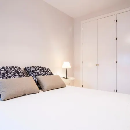 Seaside Terrace: 2-bedroom With Pool And Ocean Views *