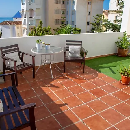 Seaside Terrace: 2-bedroom With Pool And Ocean Views