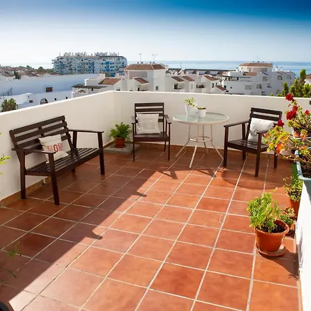 Apartment Seaside Terrace: 2-bedroom With Pool And Ocean Views
