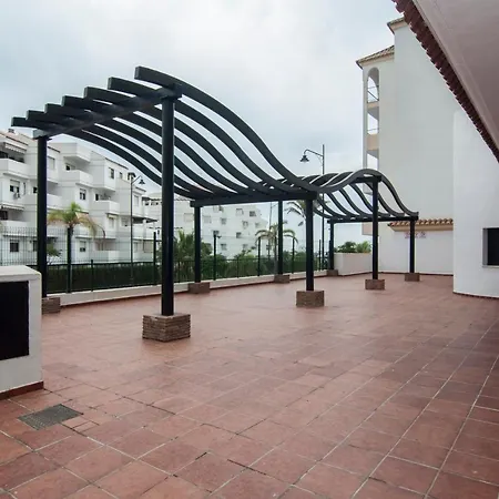 Apartment Seaside Terrace: 2-bedroom With Pool And Ocean Views