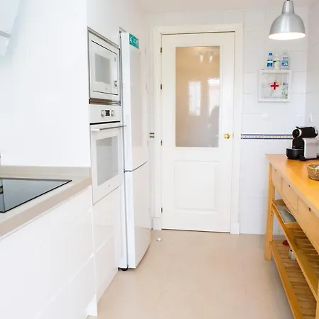 Seaside Terrace: 2-bedroom With Pool And Ocean Views Apartment